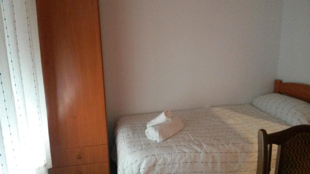 Hostal Virgen Del Pilar Baza Buitenkant foto