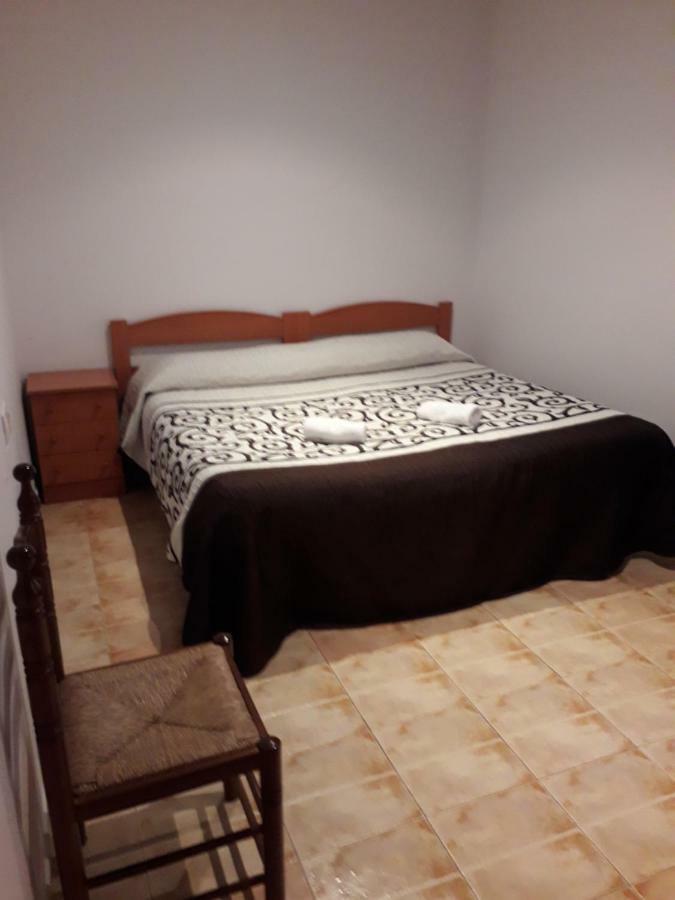 Hostal Virgen Del Pilar Baza Buitenkant foto